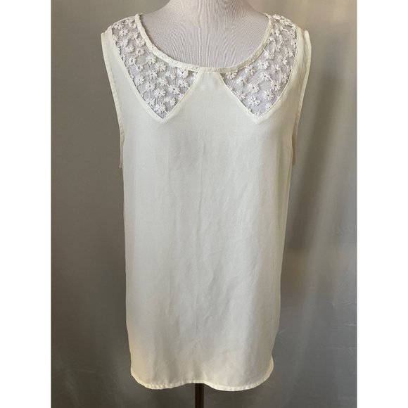 Forever 21 Tops - Forever 21 Cream Floral Lace Collar Design Neck Sleeveless Blouse / Tank
